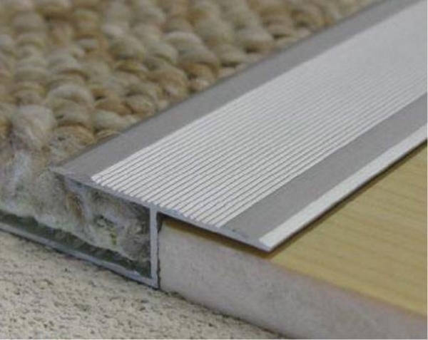 Укладка ламината своими руками, пошаговая инструкция Укладка ламината своими руками, пошаговая инструкция