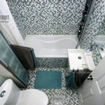 Плитка мозаика для ванной комнаты: особенности укладки и эксплуатации Плитка мозаика для ванной комнаты: особенности укладки и эксплуатации