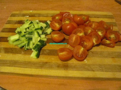 Салат цезарь с курицей и сухариками
Салат цезарь с курицей и сухариками