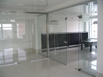 Советы по выбору стеклянных перегородок Советы по выбору стеклянных перегородок