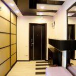 Чем может быть примечателен натяжной потолок в коридоре и нужен ли он там? Чем может быть примечателен натяжной потолок в коридоре и нужен ли он там?