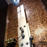 Плитка мозаика для ванной комнаты: особенности укладки и эксплуатации Плитка мозаика для ванной комнаты: особенности укладки и эксплуатации