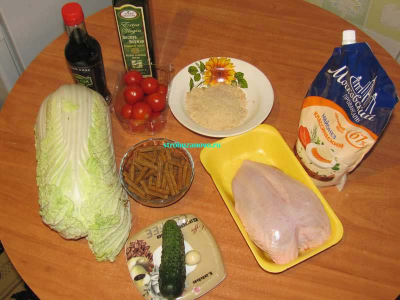 Салат цезарь с курицей и сухариками
Салат цезарь с курицей и сухариками