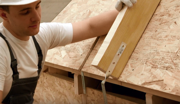 Как правильно установить водостоки на крыше Как правильно установить водостоки на крыше