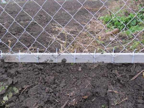 Забор из сетки Рабица
Забор из сетки Рабица