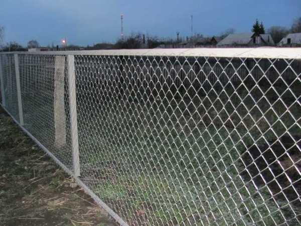 Забор из сетки Рабица
Забор из сетки Рабица