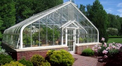 Парники своими руками: проекты и материалы для строительства Парники своими руками: проекты и материалы для строительства
