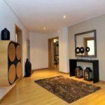 Чем может быть примечателен натяжной потолок в коридоре и нужен ли он там? Чем может быть примечателен натяжной потолок в коридоре и нужен ли он там?