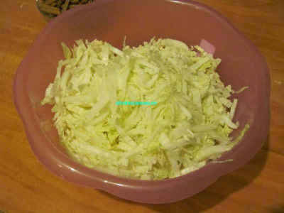 Салат цезарь с курицей и сухариками
Салат цезарь с курицей и сухариками