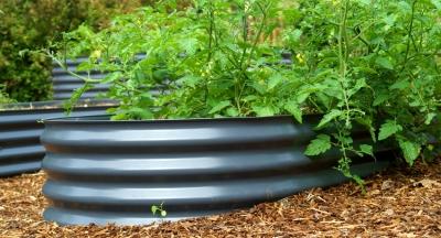 Грядки из металла с полимерным покрытием: особенности и виды конструкций Грядки из металла с полимерным покрытием: особенности и виды конструкций