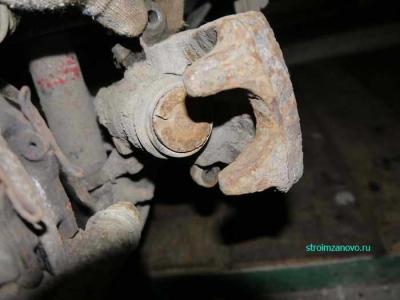 Замена задних тормозных колодок на Мицубиси Каризма
Замена задних тормозных колодок на Мицубиси Каризма