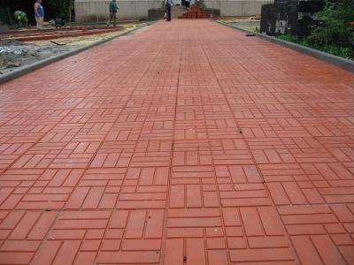 Укладка тротуарной брусчатки — выбор материала, схемы, пошаговая инструкция Укладка тротуарной брусчатки — выбор материала, схемы, пошаговая инструкция