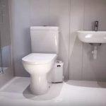 Обустройство ванной комнаты в подвале или на цокольном этаже: что нужно знать?