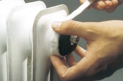 Как пользоваться холодной сваркой и в каких случаях ее применяют Как пользоваться холодной сваркой и в каких случаях ее применяют