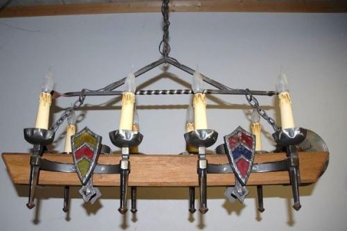 Кованые люстры в интерьере Кованые люстры в интерьере