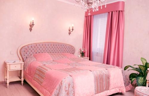 Спальня в розовом цвете
