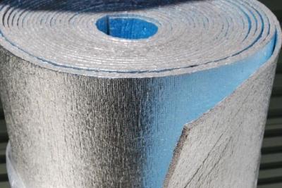 Фольга для бани какую лучше выбрать: критерии для выбора, как правильно обшить баню фольгой Фольга для бани какую лучше выбрать: критерии для выбора, как правильно обшить баню фольгой