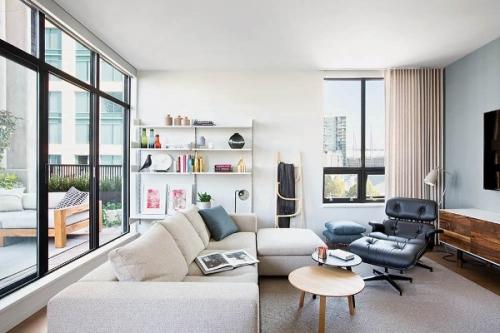 Обустройство и мебель в гостиной стиля лофт Обустройство и мебель в гостиной стиля лофт