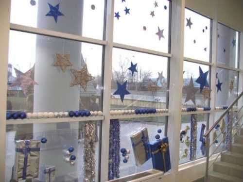 Как украсить офис к Новому году