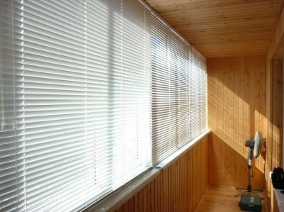 Чем закрыть окна на балконе от солнца: виды материалов, чем можно защитить от солнца закрытый балкон Чем закрыть окна на балконе от солнца: виды материалов, чем можно защитить от солнца закрытый балкон