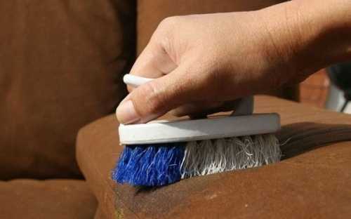 Как почистить диван от пятен Как почистить диван от пятен