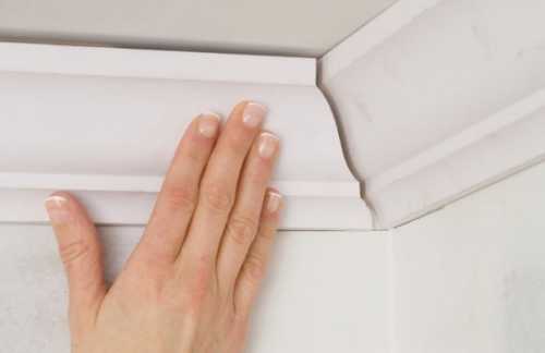 Потолочный плинтус с подсветкой Потолочный плинтус с подсветкой