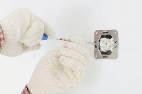 Установка розеток и выключателей Установка розеток и выключателей