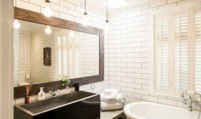 Зеркало в раме. Материалы багетов и рам Зеркало в раме. Материалы багетов и рам