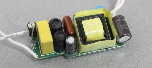 Ремонт люстры с пультом: поиск поломок, виновников проблем и их устранение Ремонт люстры с пультом: поиск поломок, виновников проблем и их устранение