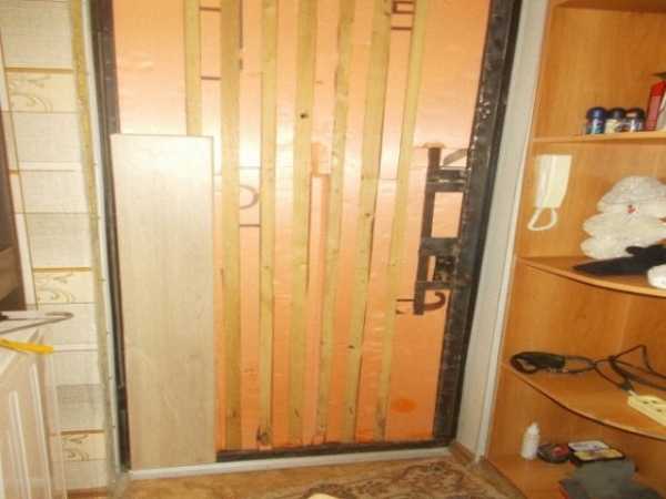 Как обшить дверь ламинатом: полная отделка, откосы своими руками и фото в интерьере Как обшить дверь ламинатом: полная отделка, откосы своими руками и фото в интерьере